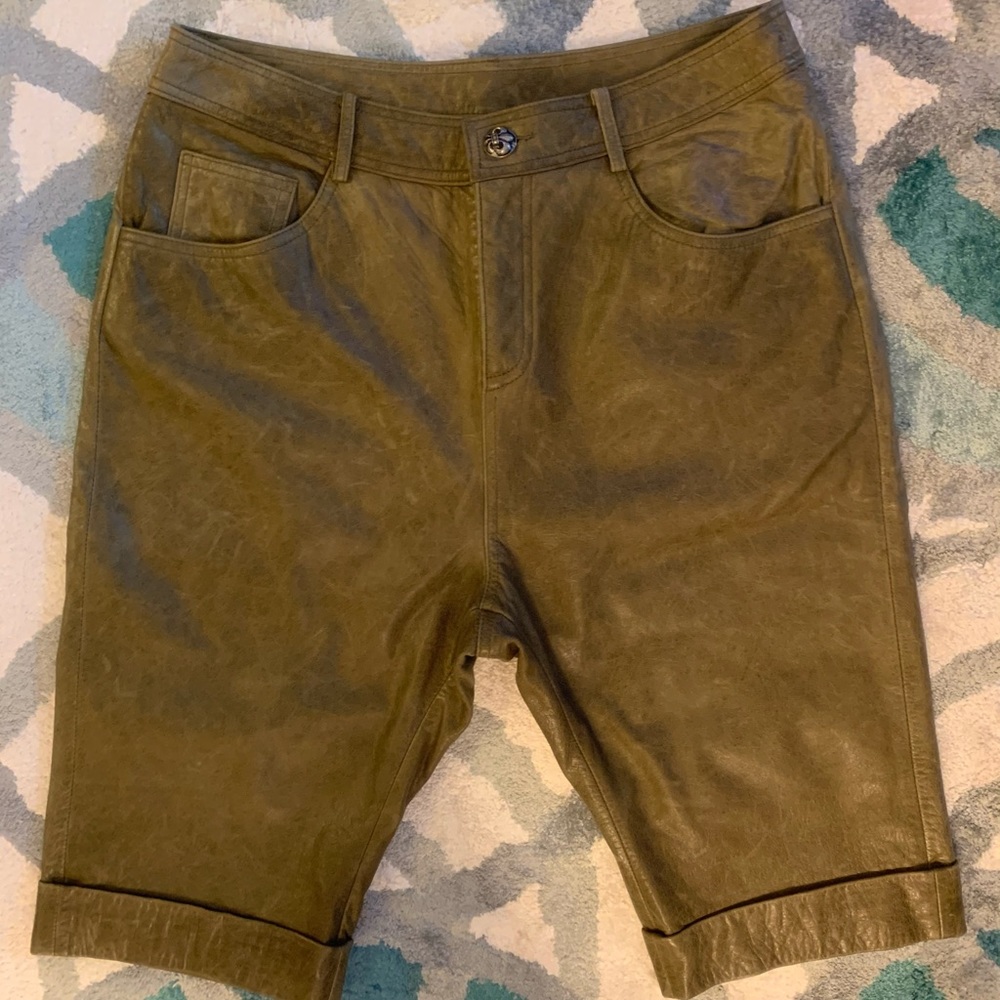 Rare Colour Leather Bermuda Shorts cuff High Rise